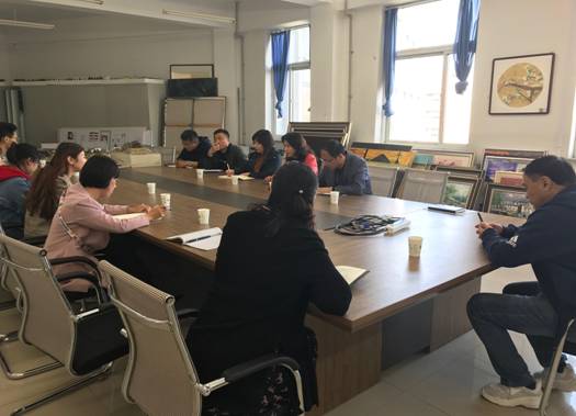 赵毅校长与学生代表交流