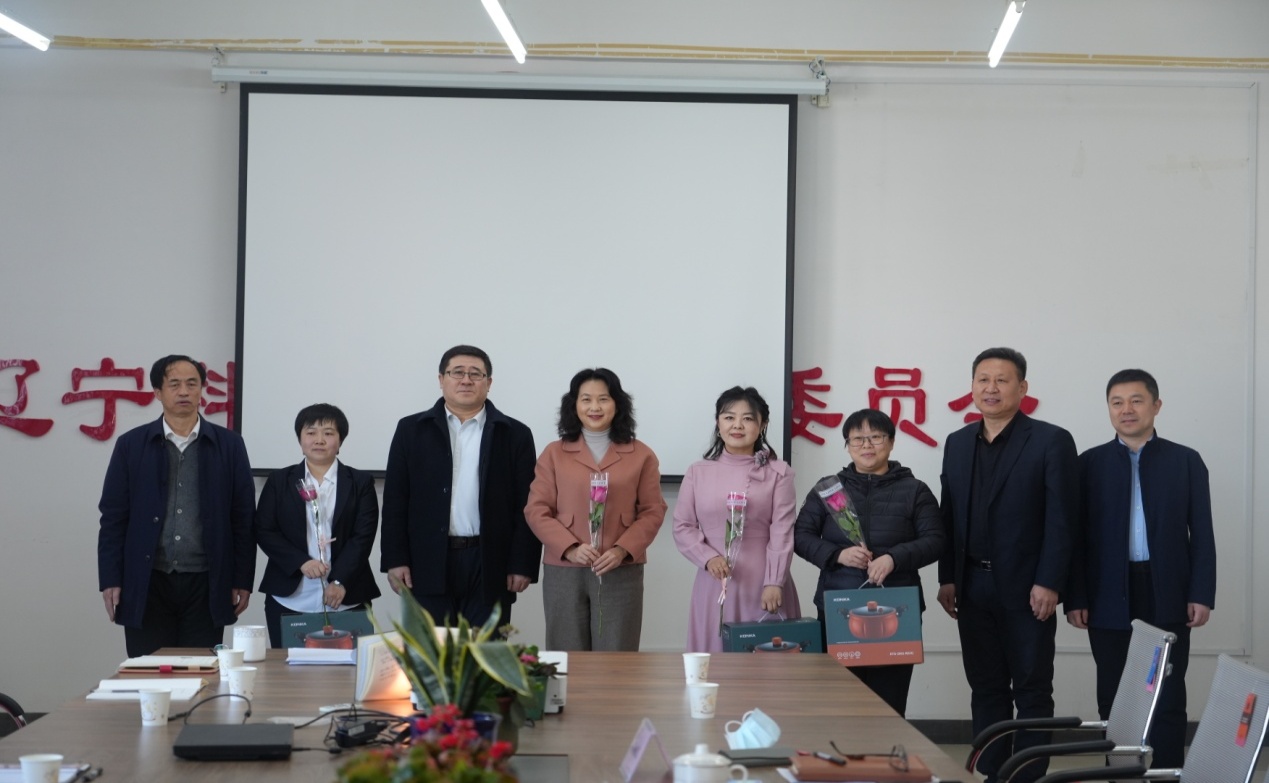 喜迎党代会丨喜迎党代会巾帼绽芳华辽宁科技学院组织开展