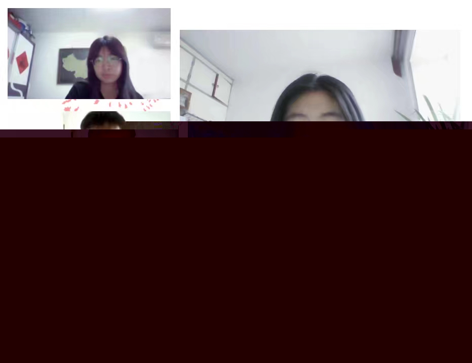 人的照片上写着字描述已自动生成