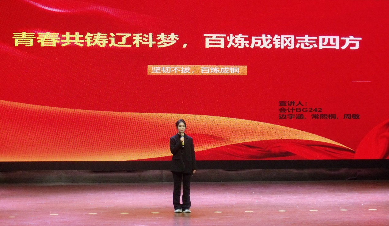 图片包含 游戏机, 巴士, 食物 描述已自动生成