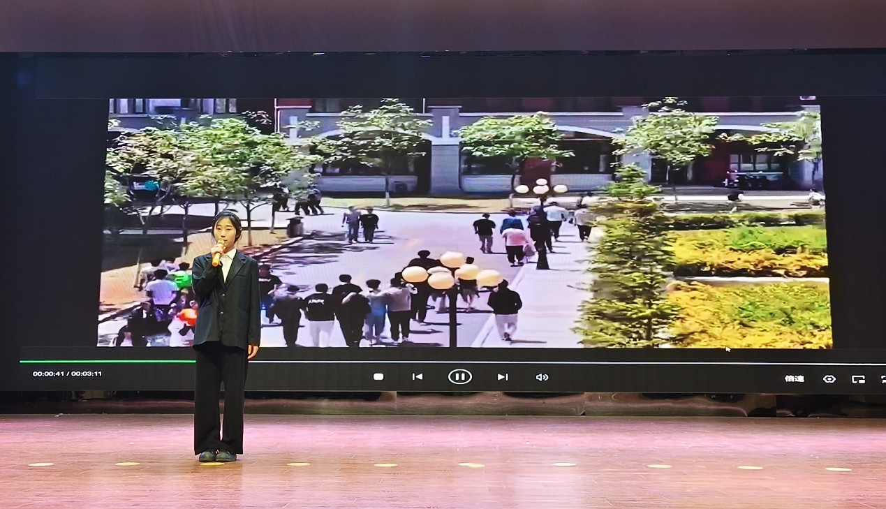 电子游戏的截图 中度可信度描述已自动生成